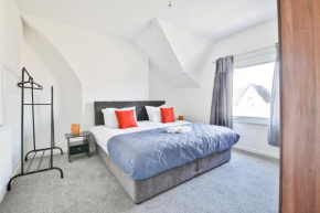 1 Bed Flat with Super King Bed Near Cardiff City Centre